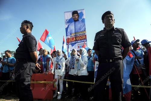 KL72_28042018_PENYOKONG