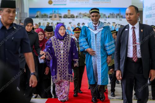 TENGKU AZIZAH AMINAH MAIMUNAH ISKANDARIAH