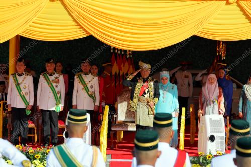 AL-SULTAN ABDULLAH RI'AYATUDDIN AL-MUSTAFA BILLAH SHAH