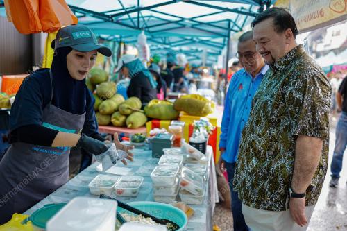 DATUK SERI AMIR HAMZAH AZIZAN