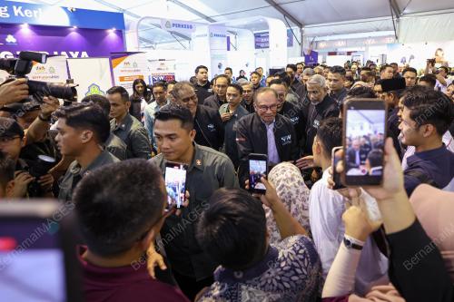 DATUK SERI ANWAR IBRAHIM