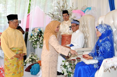 KL72_31082013_KAHWIN