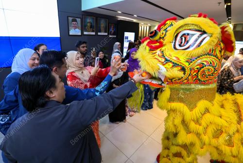 TARIAN SINGA