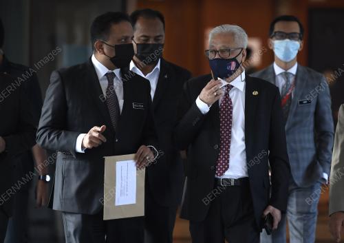 DATUK SERI ISMAIL SABRI YAAKOB