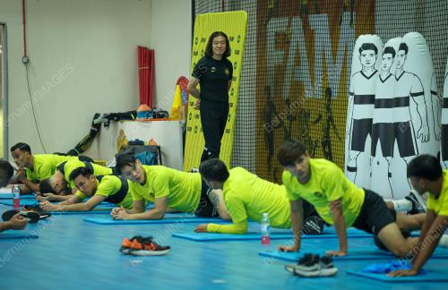SESI KEM LATIHAN HARI PERTAMA SKUAD HARIMAU MALAYA