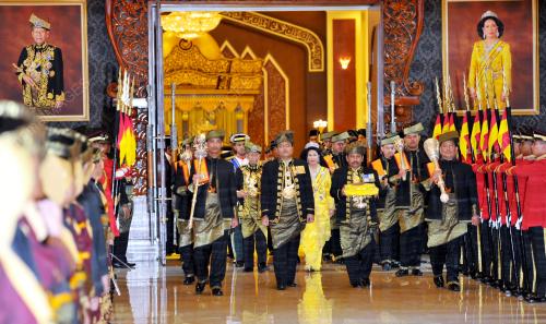 KL73_11042012_AGONG