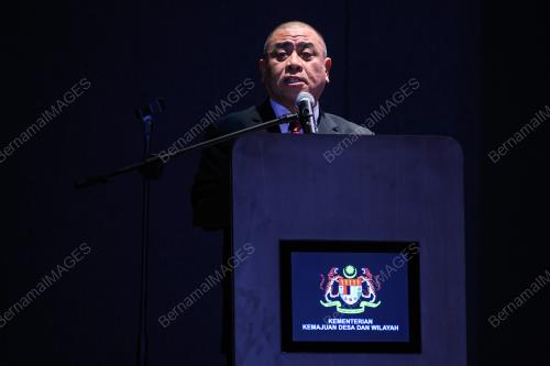 DATUK SERI SAARANI MOHAMAD