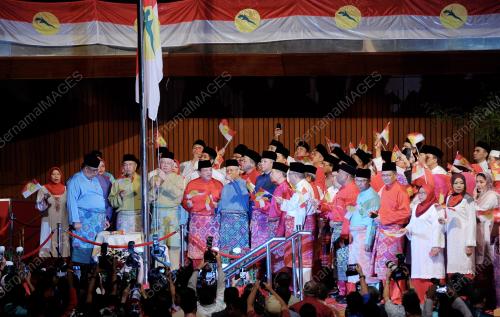 KL73_12052016_UMNO