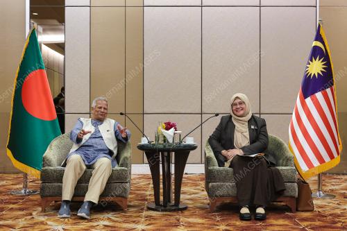 DR MUHAMMAD YUNUS