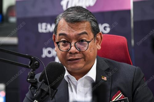 DATUK ROSLAN ABDUL RAHMAN