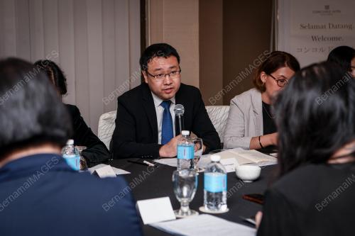 DUAN YANGWEI