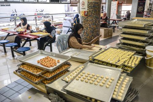 PERSIAPAN BISKUT RAYA