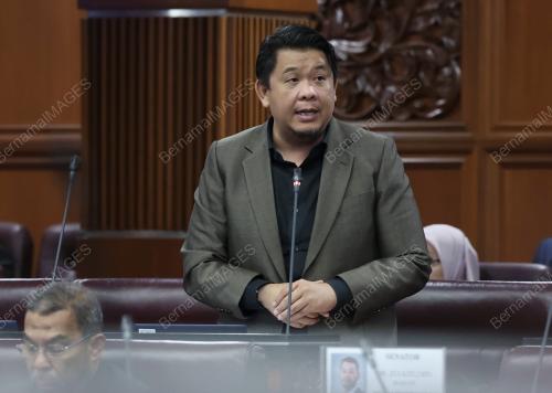 DATUK LUKANISMAN AWANG SAUNI