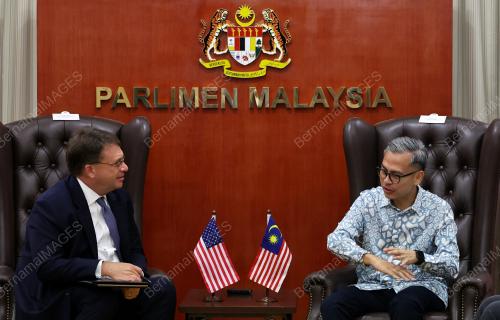 FAHMI FADZIL