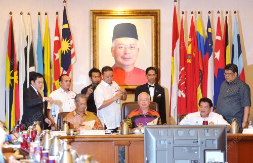 KL73_21113_MT_UMNO_21112013