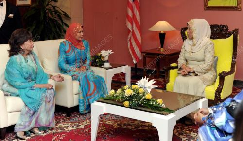 KL73_24062013_IFF_FESYEN1