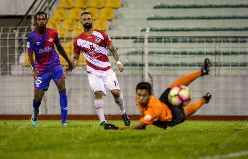 KL73_25042017_BOLA
