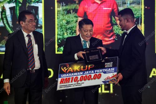 DATUK AHMAD JAZLAN YAAKUB