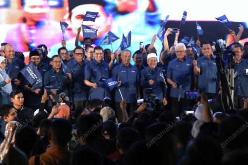 TAN SRI MUHYIDDIN YASSIN