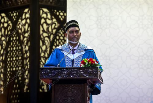 DR MOHAMAED MUIZZU