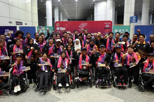 DATUK SERI DR WAN AZIZAH WAN ISMAIL
