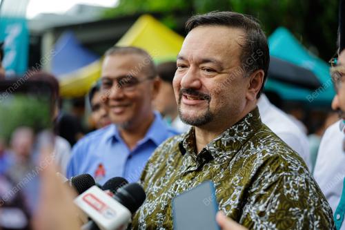 DATUK SERI AMIR HAMZAH AZIZAN