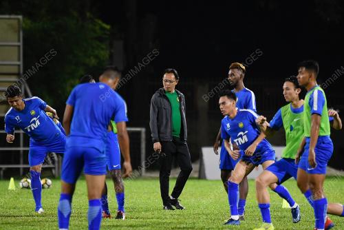KL74_07112019_BOLA_BN201911066840