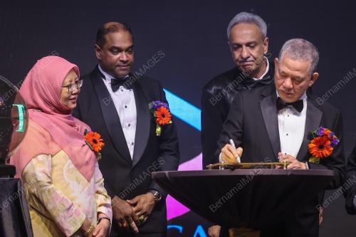 DATUK SERI FADILLAH YUSOF