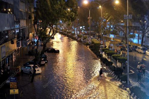 KL74_10042013_BANJIR