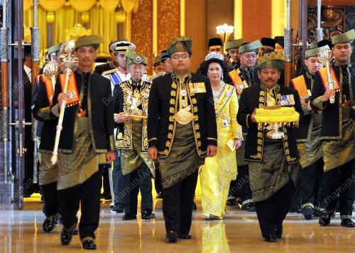 KL74_11042012_AGONG