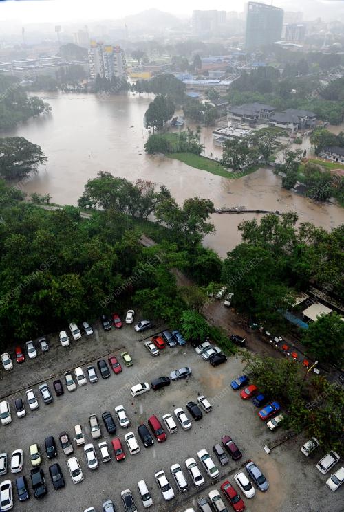 BANJIR KILAT