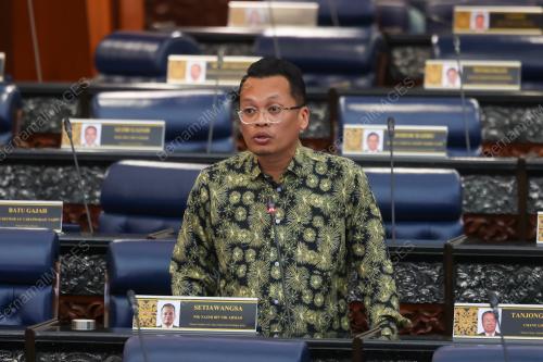 NIK NAZMI NIK AHMAD