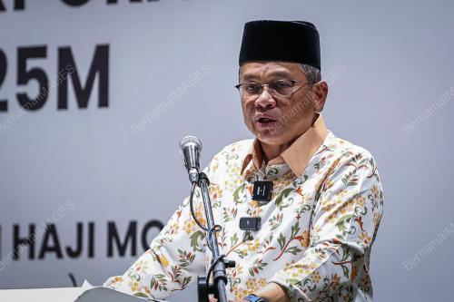 DATUK DR MOHD NA'IM MOKHTAR