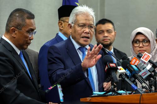 DATUK SERI HAMZAH ZAINUDIN