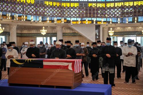 TAN SRI MUHYIDDIN YASSIN