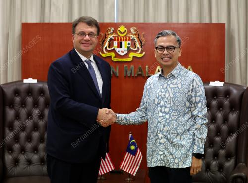 FAHMI FADZIL