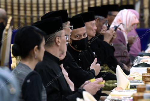 TAN SRI AZHAR AZIZAN HARUN