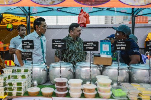 DATUK SERI AMIR HAMZAH AZIZAN