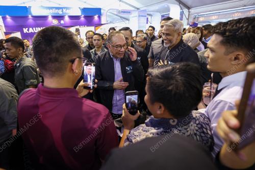 DATUK SERI ANWAR IBRAHIM