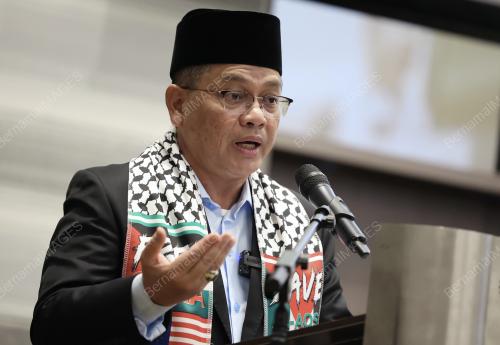 SENATOR DATUK DR MOHD NA'IM MOKHTAR
