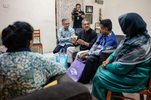 FAHMI FADZIL