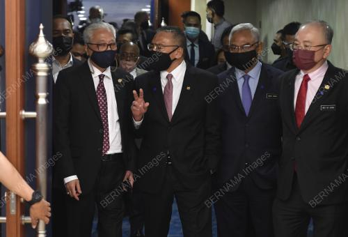 DATUK SERI ISMAIL SABRI YAAKOB