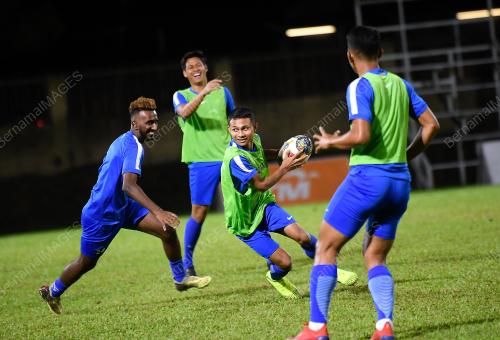 KL75_07112019_BOLA_BN201911066840