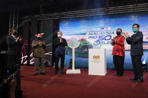 DATUK SERI DR WEE KA SIONG