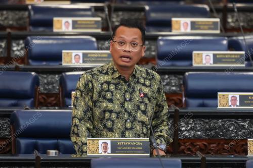 NIK NAZMI NIK AHMAD
