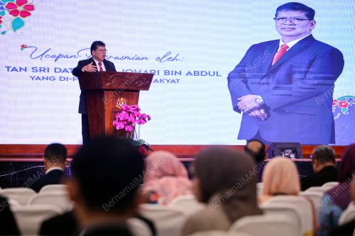 TAN SRI JOHARI ABDUL