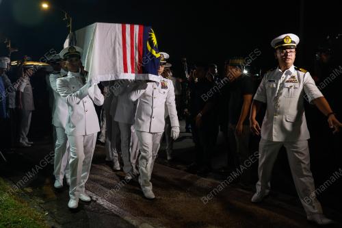 ALLAHYARHAM LT KDR WAN REZAUDEEN KAMAL WAN ZAINAL ABIDIN