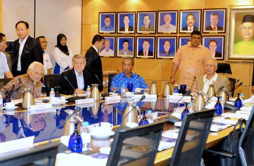 KL75_24062013_PM_BN