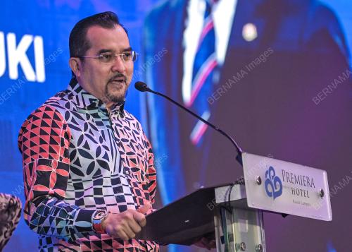 DATUK DR ASYRAF WAJDI DUSUKI