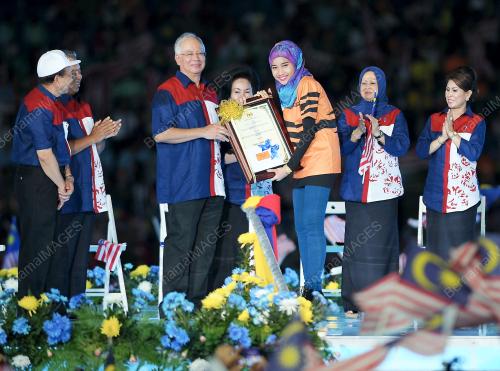 KL75_31082012_YUNA